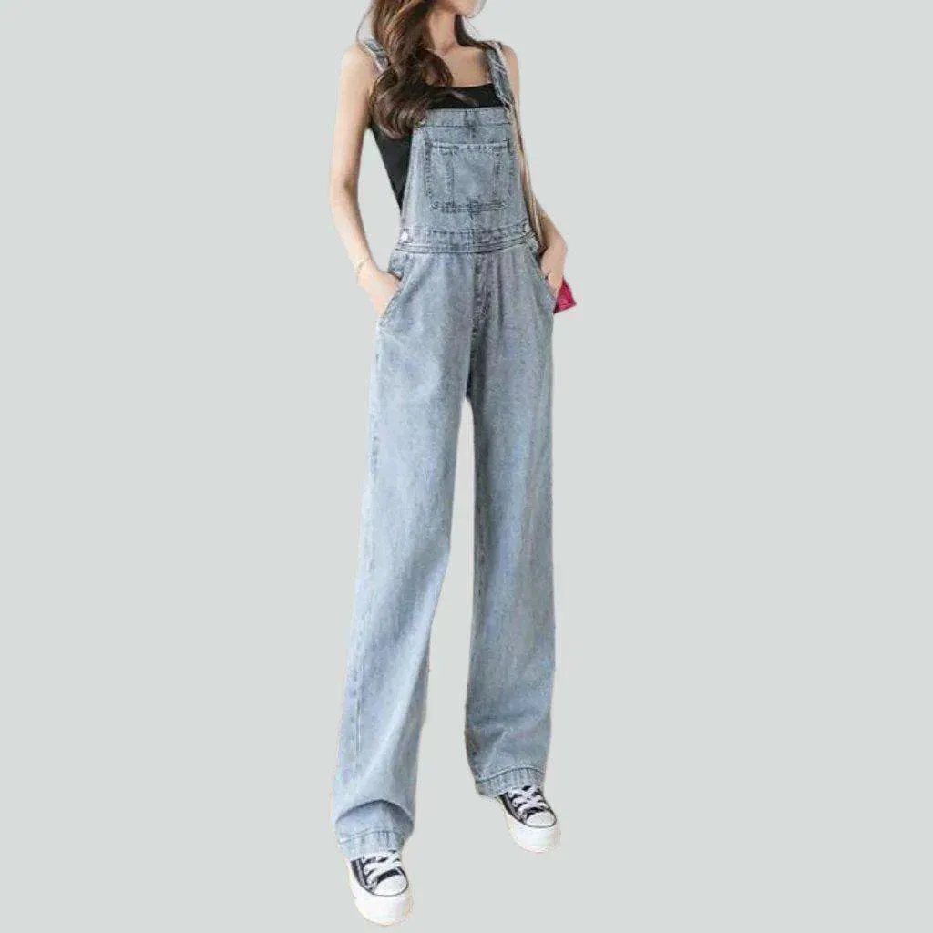 Light wash women's jeans dungaree