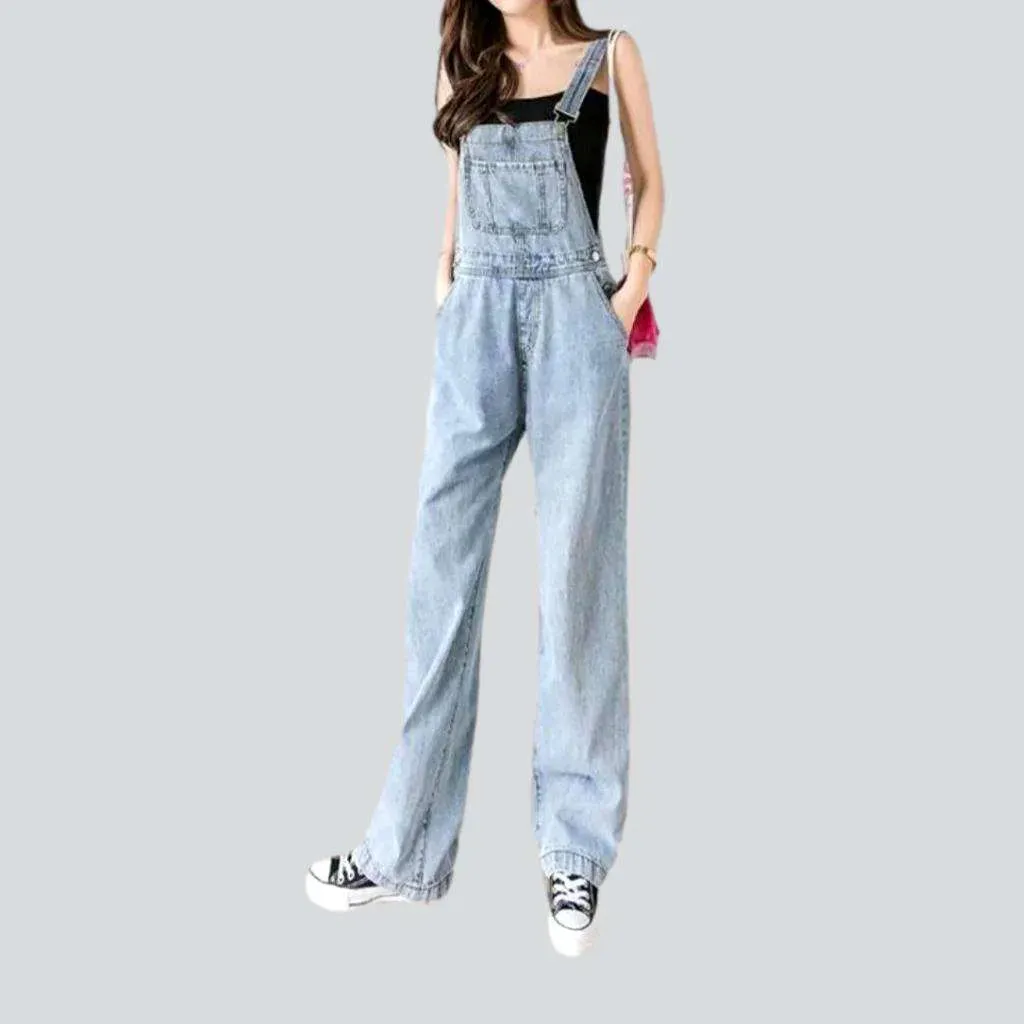 Light wash women's jeans dungaree