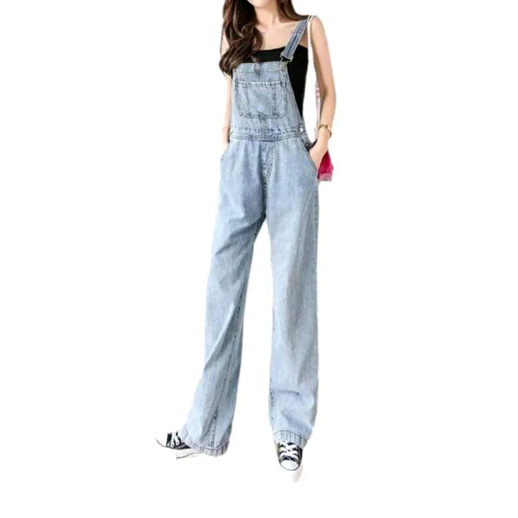 Light wash women's jeans dungaree